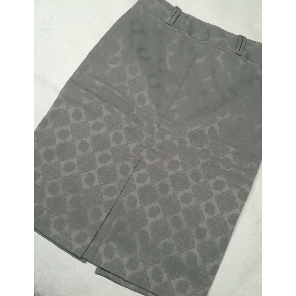 Worthington Gray Skirt size 6 petite